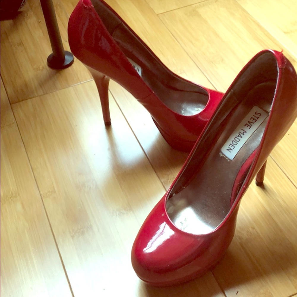 Red Pumps Steve Madden